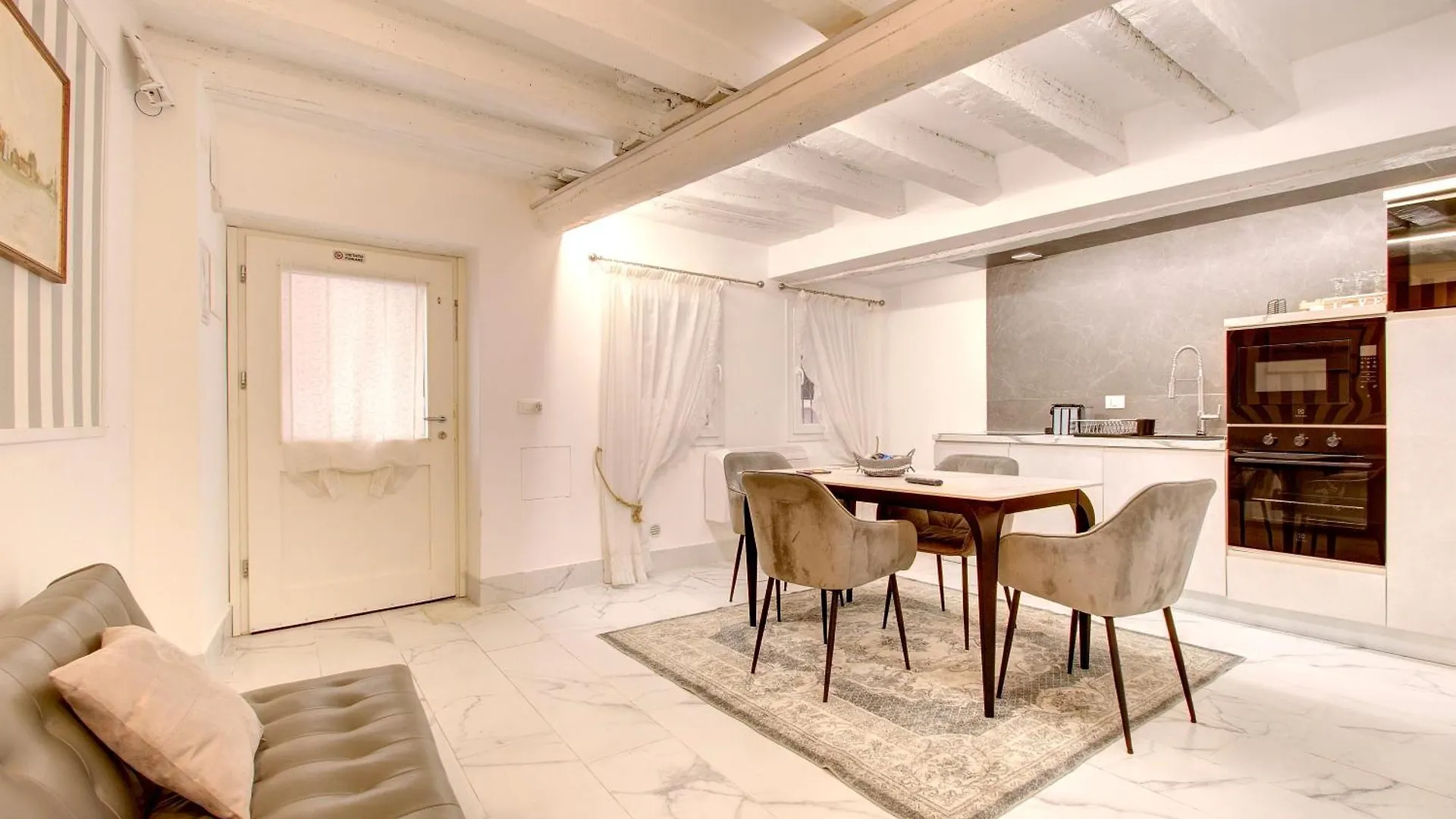 Newarsenale-A Venetian Dream- 10 Min To St.Marco Apartment 0*, Venice Italy